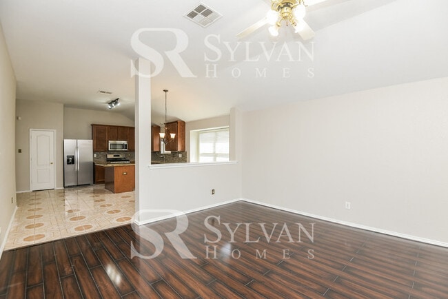 Building Photo - Carve Out a Great Life Here!