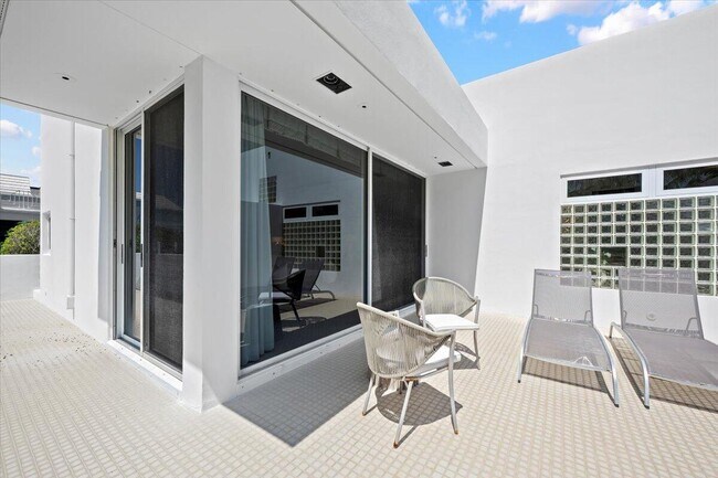 Building Photo - 1600 N Ocean Blvd