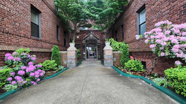 Primary Photo - 167-10 Crocheron Ave