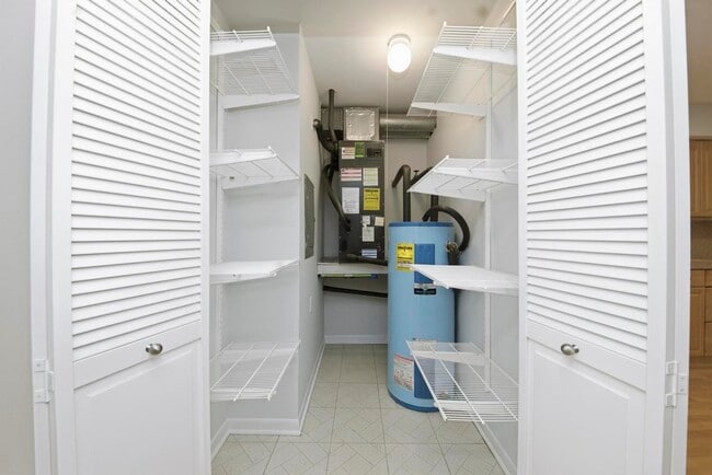 Building Photo - 9803 Bianco Terrace