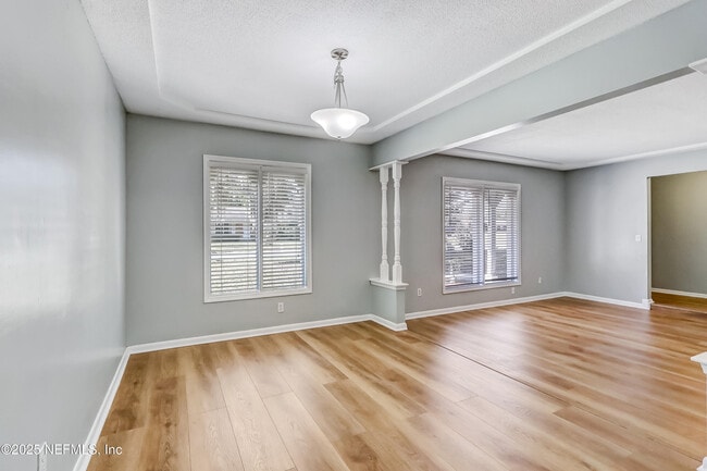 Building Photo - 3400 Red Oak Cir