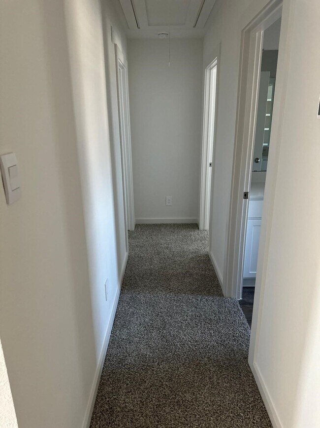 Building Photo - 8027 Marchese Dr