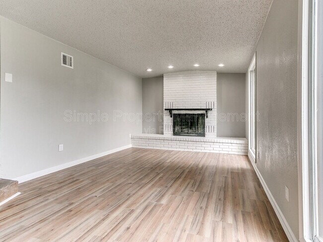 Building Photo - 3145 NW 47th St