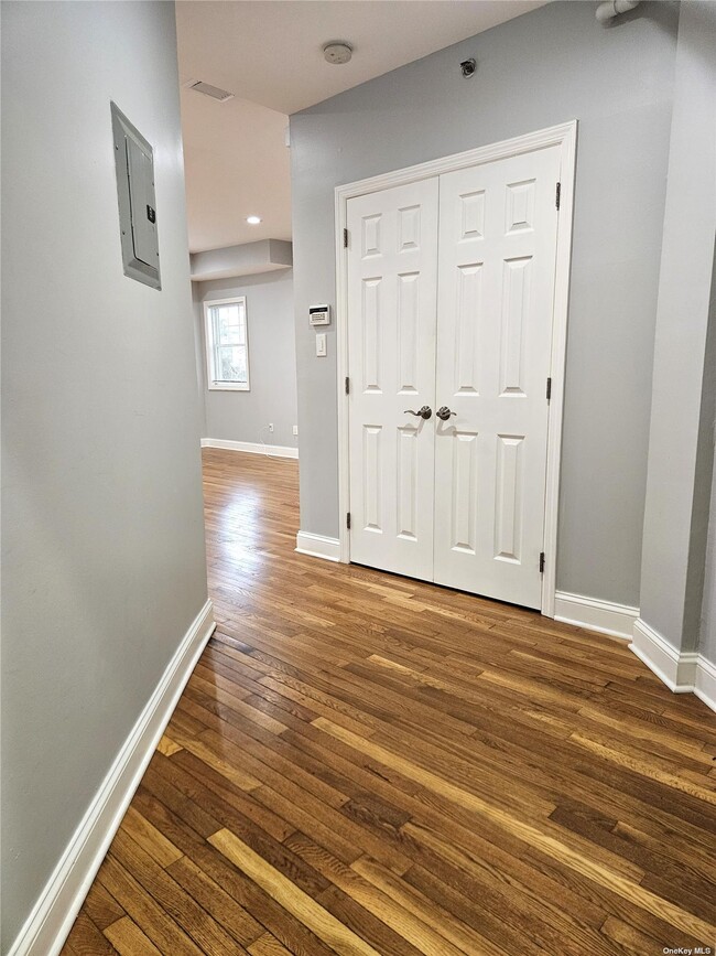 Building Photo - 93 Hempstead Ave