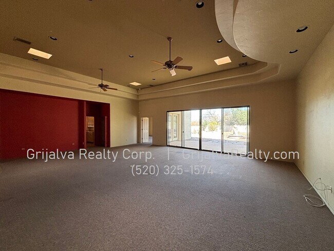 Building Photo - Huge Retreat Style Property for Rent in Central Tucson (Ft Lowell/Campbell)