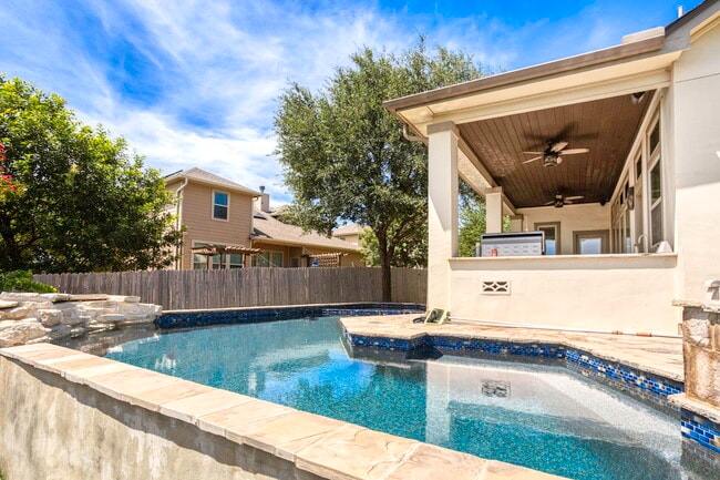 Building Photo - 8881 Highland Dawn