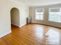 Building Photo - 1610 W Sunnyside Ave