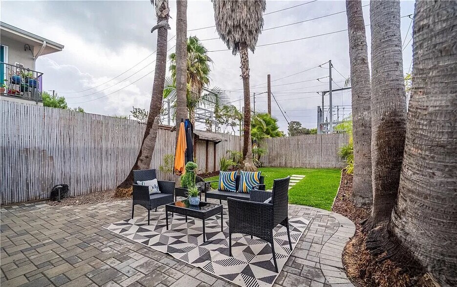 Building Photo - 919 Alabama St