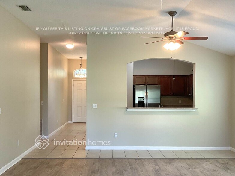 Building Photo - 609 Racoon Ct