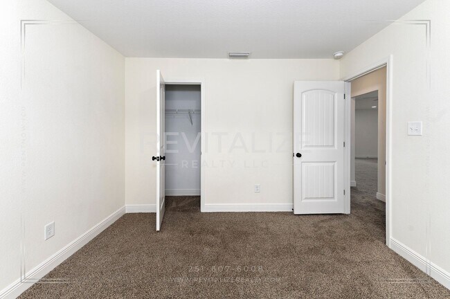 Building Photo - Elegant 4 Bed 3 Bath Cul-de-sac Home in Silverhill