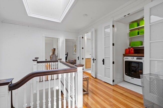 Building Photo - 15 Regent Cir