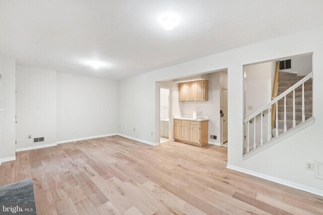Building Photo - 15831 Glacier Ct