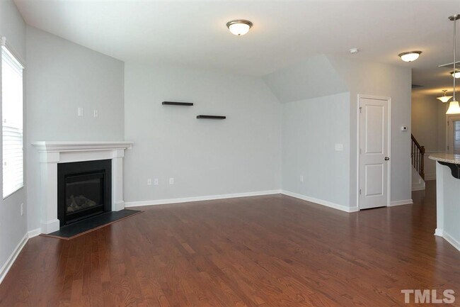 Building Photo - 377 Durants Neck Ln