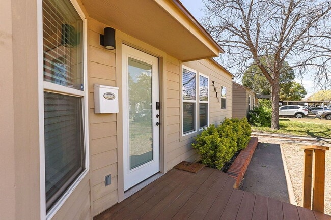 Building Photo - Cute 2 Bedroom Close to Texas Tech