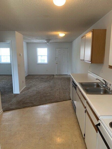 Building Photo - 2004 Tower Pl