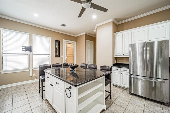 Building Photo - 926 Birdsall St