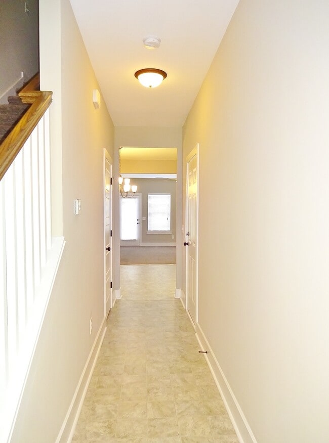 Building Photo - Spacious Town Home in Gardendale - Available to View Now!!!