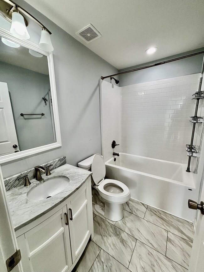 Building Photo - 104 Ida Marie Dr