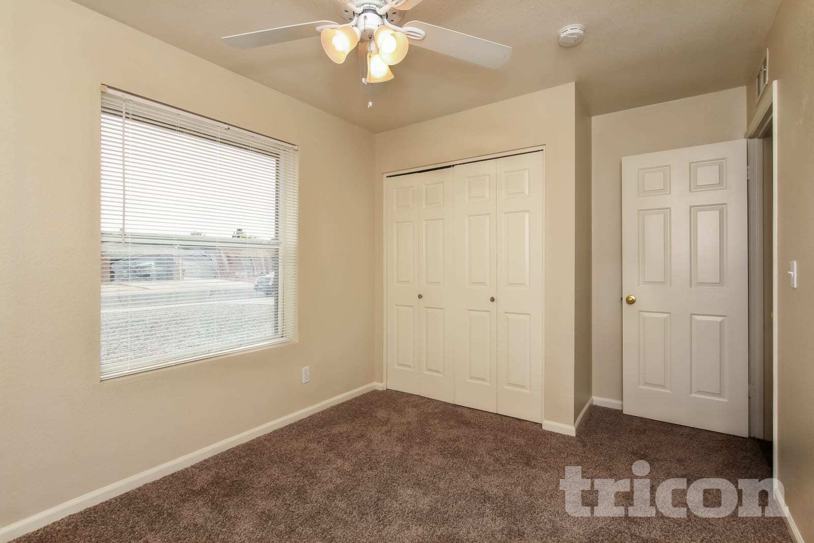 Building Photo - 6926 W Cameron Dr