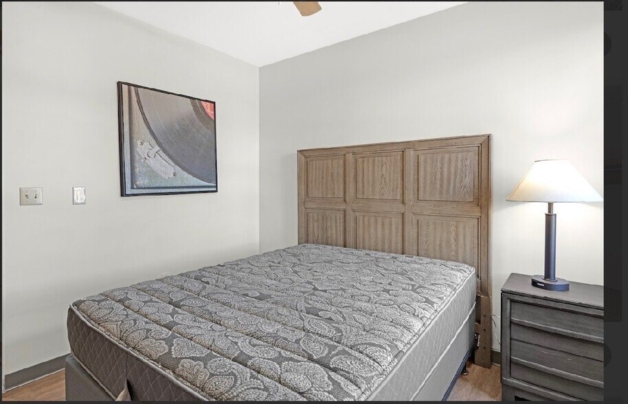 Building Photo - 139 N Barksdale St