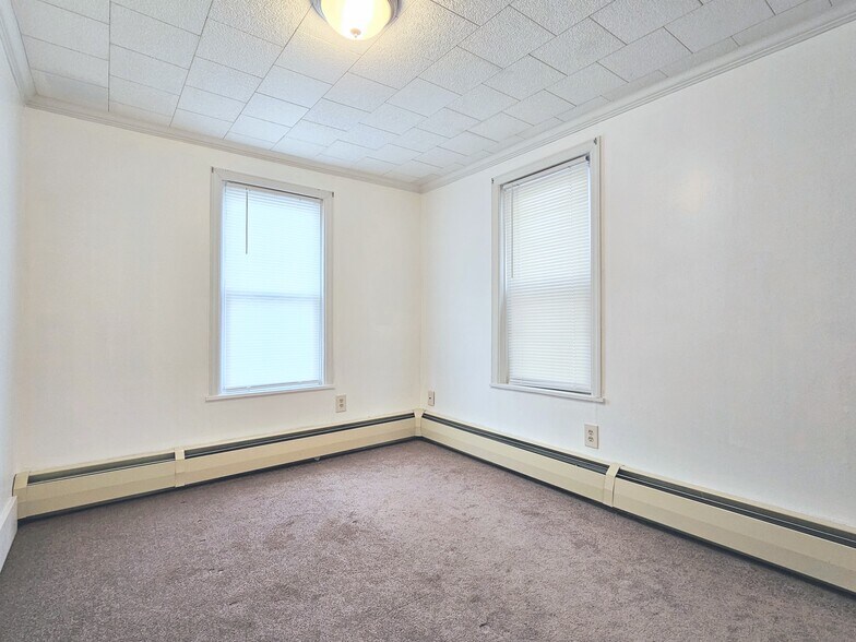 Building Photo - 103 Lincoln Ave