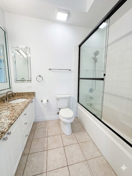 Building Photo - 949 W Madison St