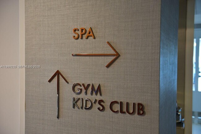 Building Photo - 17475 Collins Ave