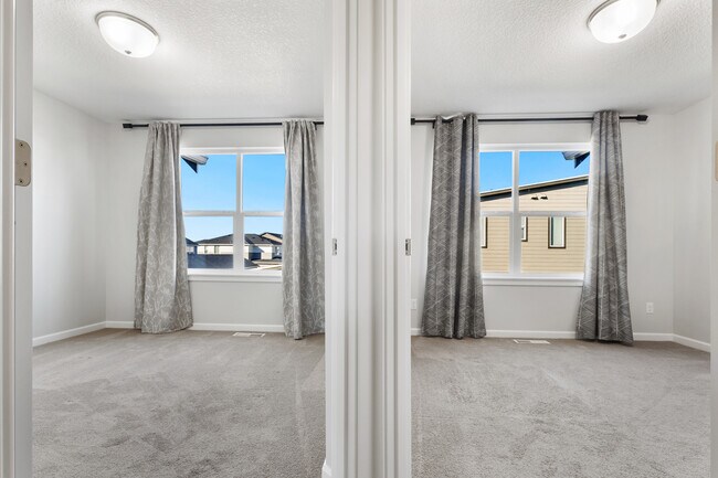 Building Photo - 7447 SE Chinquapin Dr