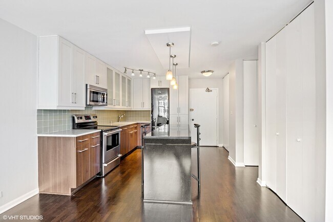 Building Photo - 4250 N Marine Dr