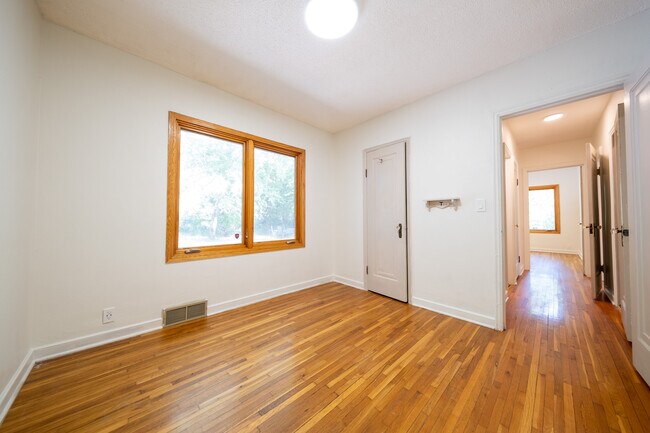 Building Photo - 14510 Gleason Lake Dr