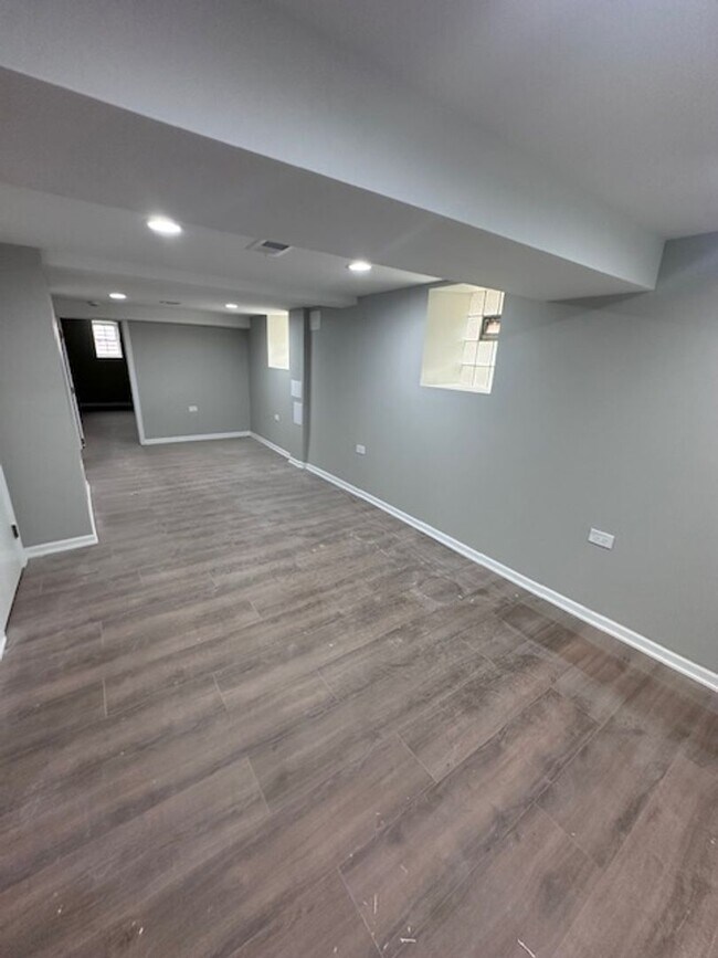 Building Photo - 65 Kilpatrick