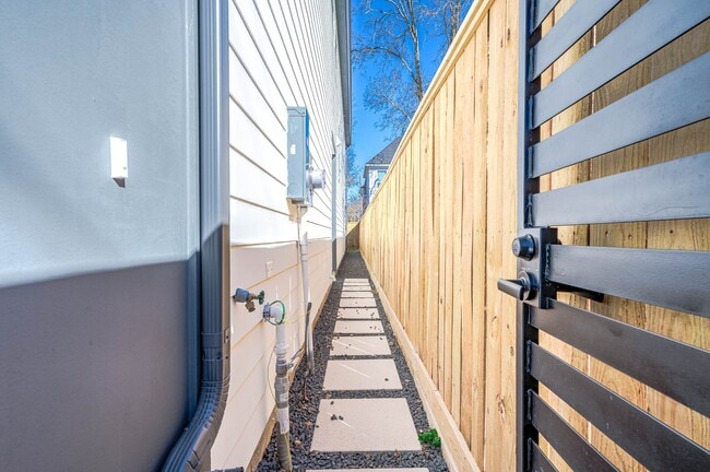 Building Photo - 3411 McGowen St