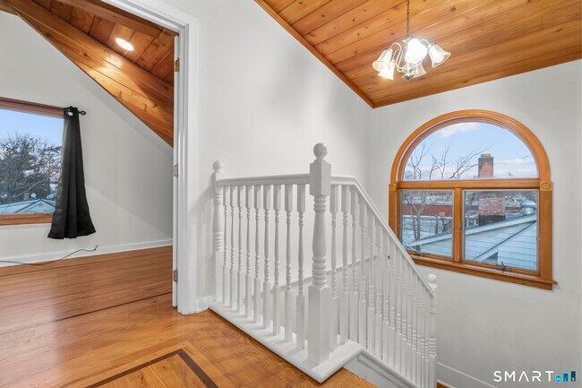 Building Photo - 33 Douglas Ave