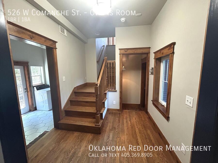 Building Photo - 526 W Comanche St