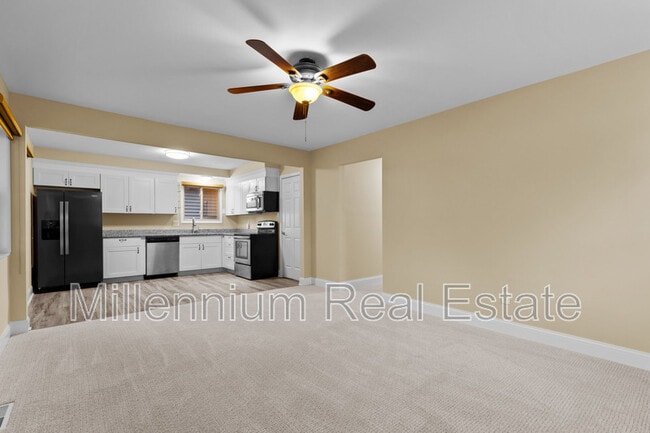Building Photo - 4916 Rioview Dr