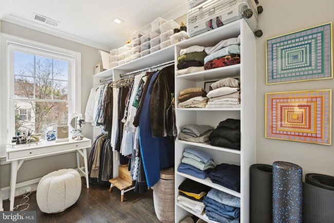 Building Photo - 1724 34th St NW