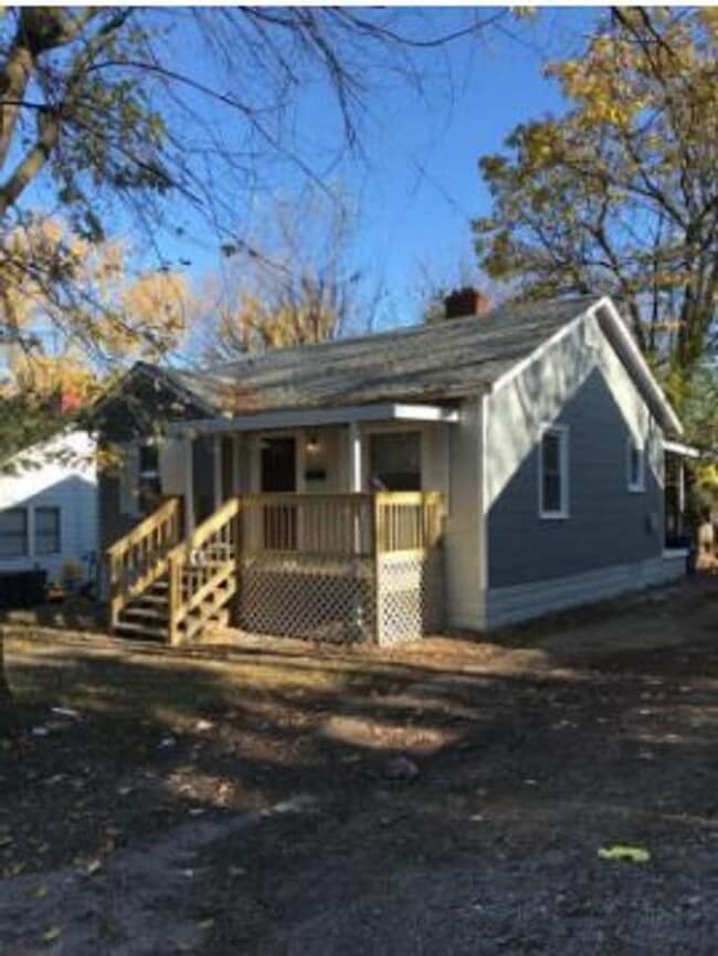 Building Photo - 119 Bermuda Ave