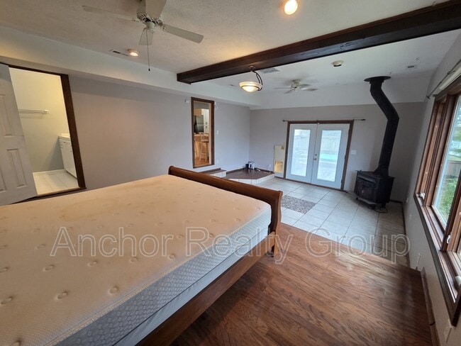 Building Photo - 14 Al St