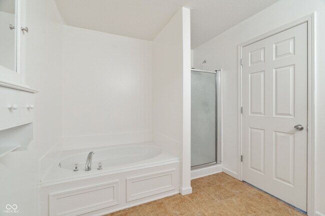 Building Photo - 1135 Highland Lake Way