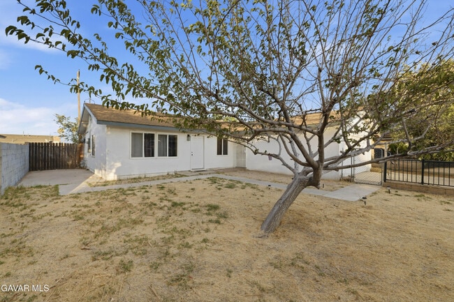 Building Photo - 38466 Sumac Ave