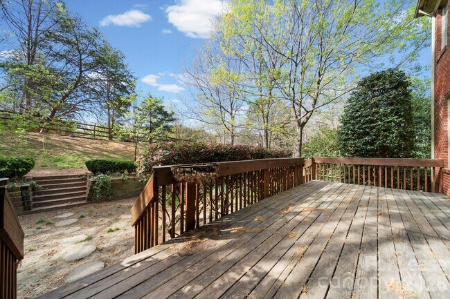 Building Photo - 214 Southern Cross Ln