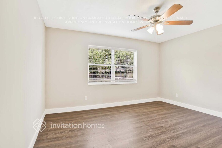 Building Photo - 1088 E Page Dr