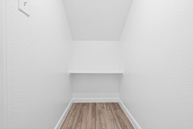 Building Photo - 810 Meiomi Dr