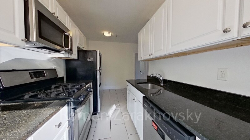 Building Photo - 1848 Commonwealth Ave