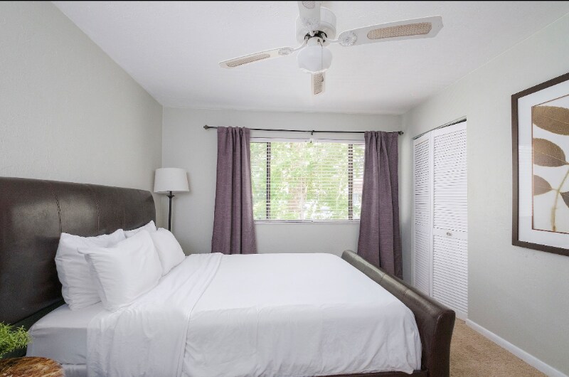 Building Photo - 3600 SW 19th Ave