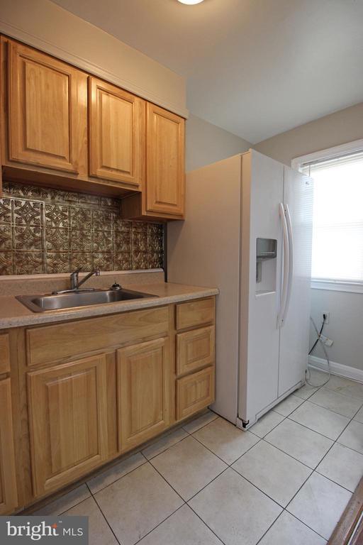 Building Photo - 529 Parksley Ave