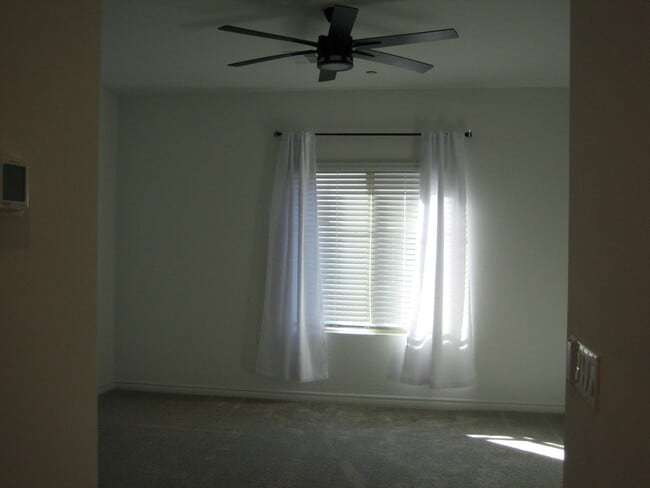 Building Photo - West Summerlin Townhouse - 1833-SqFt. - 3-beds, 2.5-baths, 2-car attached garage, Gated Comm.