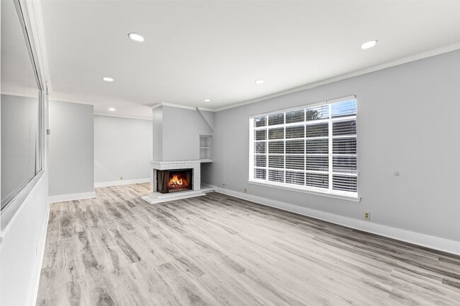 Building Photo - 2501 Marilee Ln