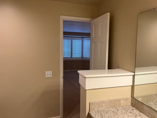 Building Photo - Highly desirable Sammamish 3 bedroom, 3 ba...