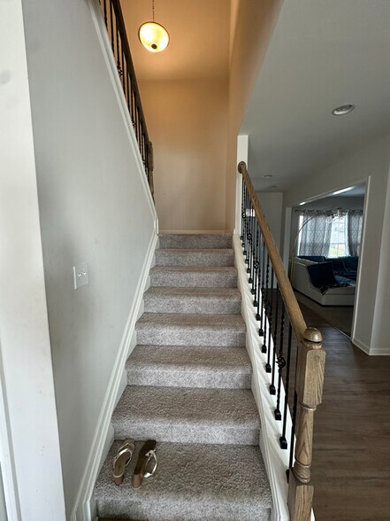 Building Photo - 813 Calista Flt